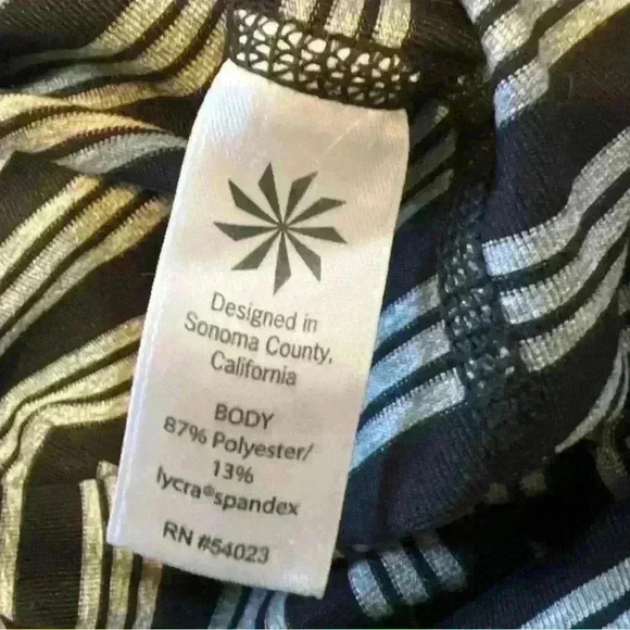 Athleta Chaturanga Striped Capri Body Cropped Leggings S black & gray - Picture 5 of 6